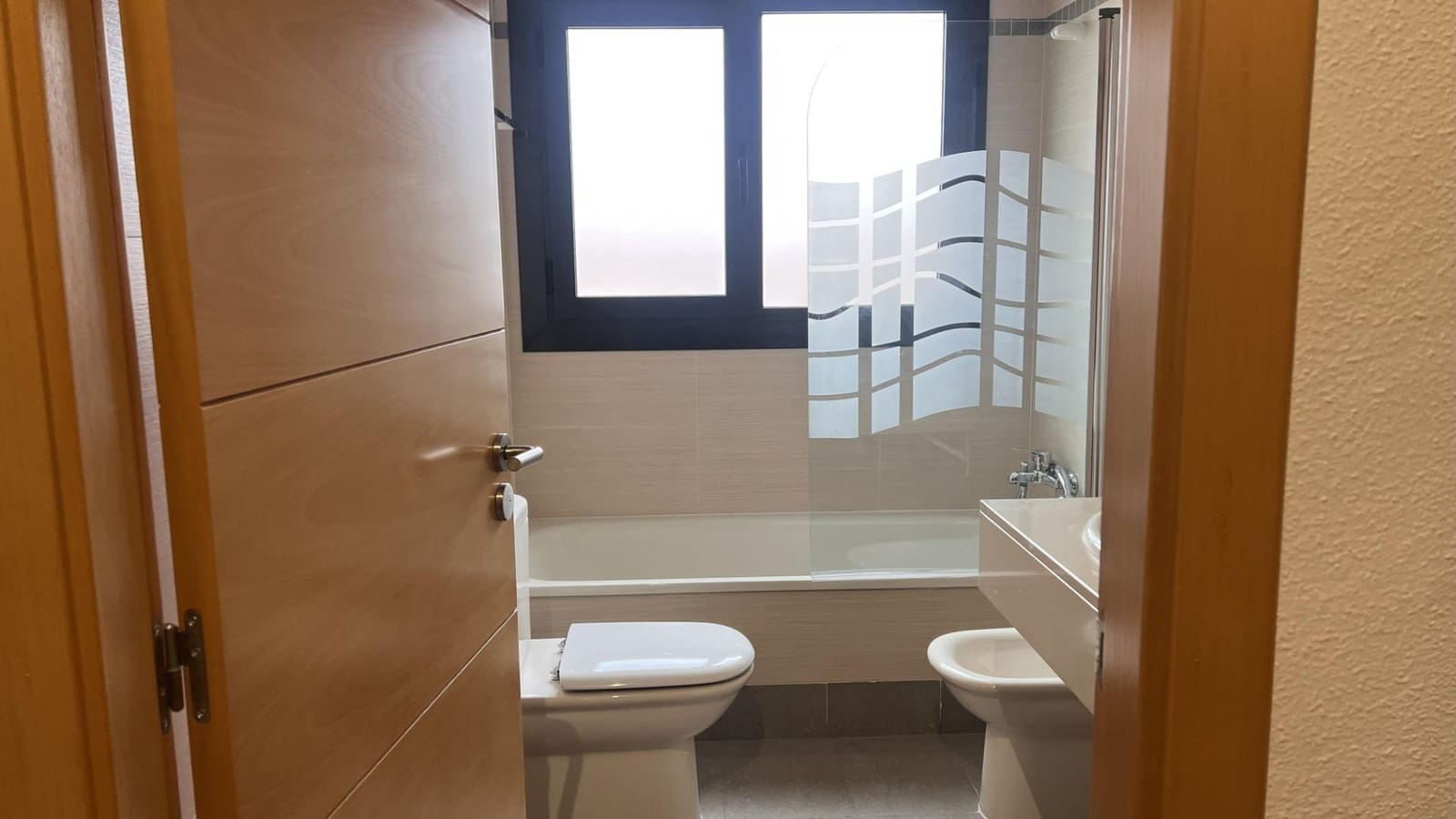3 quarto Apartamento para arrendar em Alicante cidade com piscina - 1 200 € (Ref: 9440055)