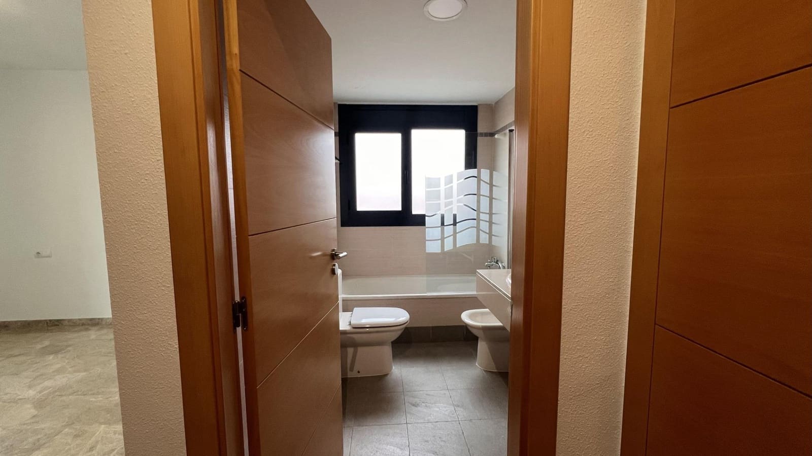 3 quarto Apartamento para arrendar em Alicante cidade com piscina - 1 200 € (Ref: 9440055)