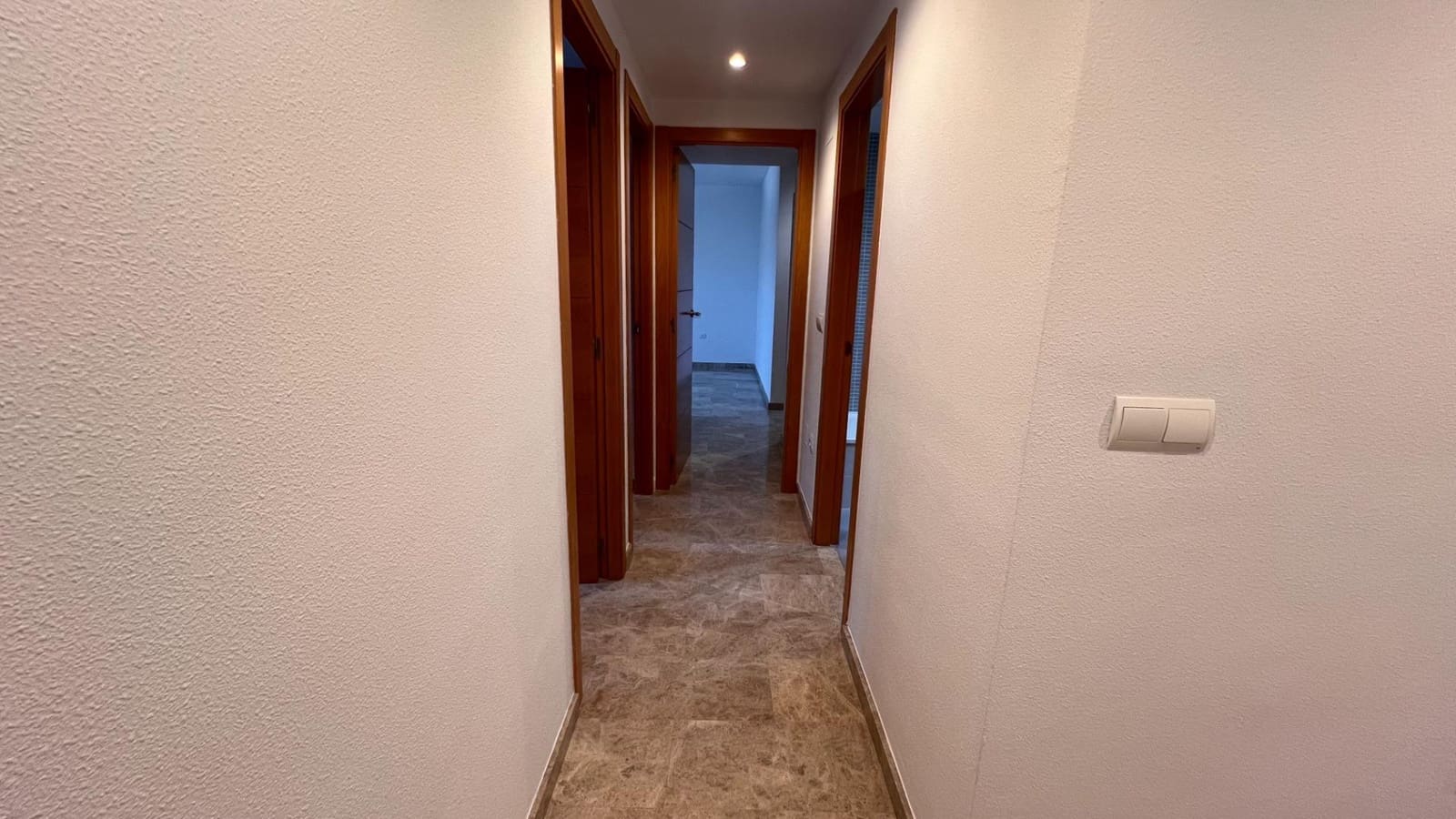 3 quarto Apartamento para arrendar em Alicante cidade com piscina - 1 200 € (Ref: 9440055)