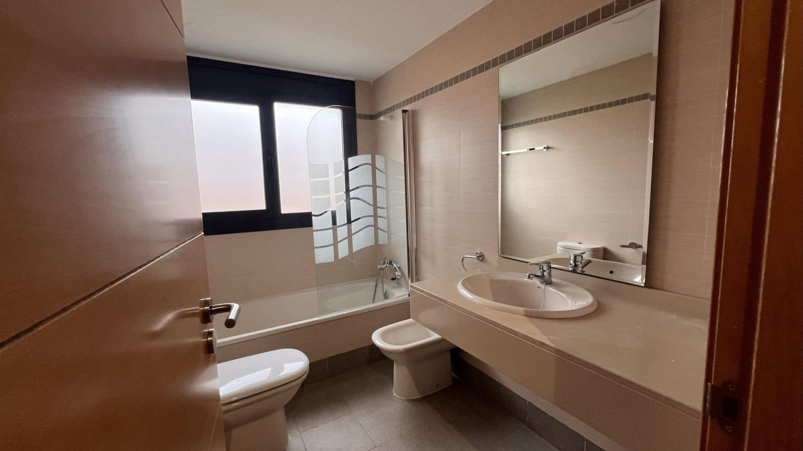 3 quarto Apartamento para arrendar em Alicante cidade com piscina - 1 200 € (Ref: 9440055)