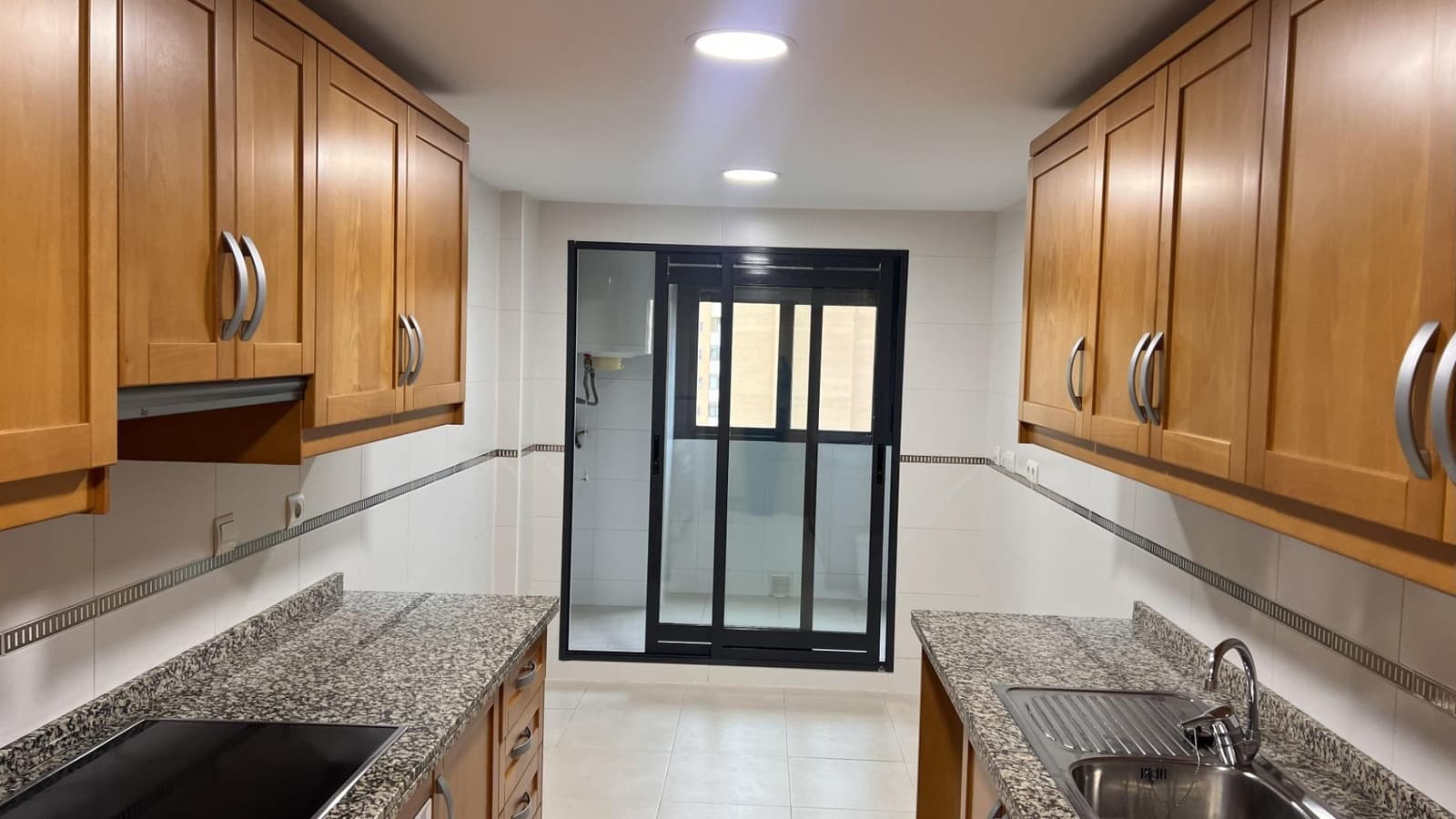 3 quarto Apartamento para arrendar em Alicante cidade com piscina - 1 200 € (Ref: 9440055)