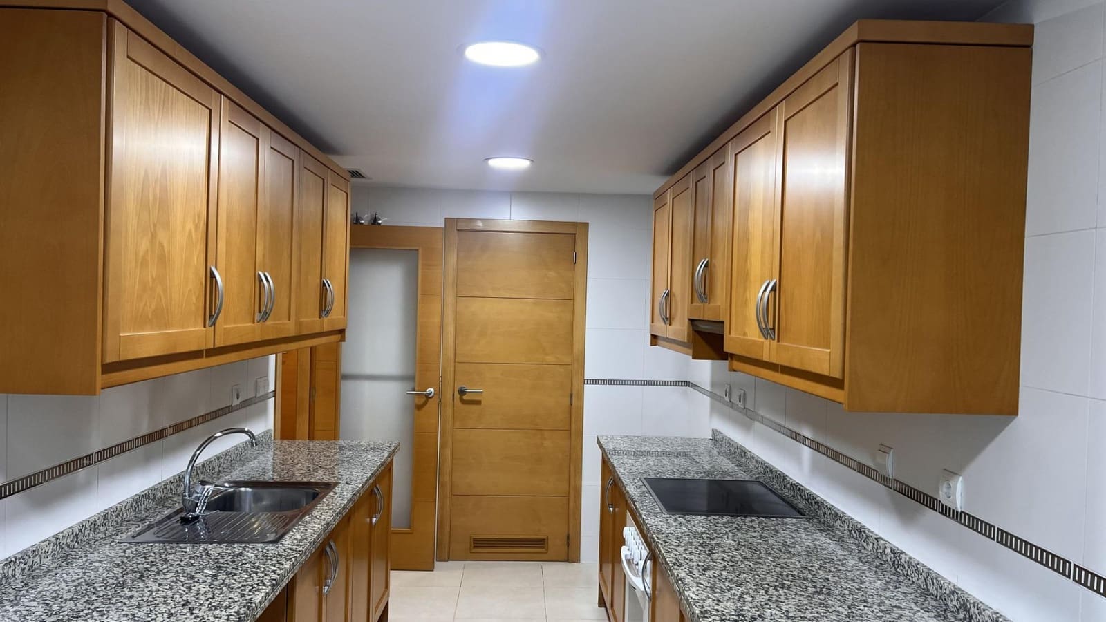 3 quarto Apartamento para arrendar em Alicante cidade com piscina - 1 200 € (Ref: 9440055)