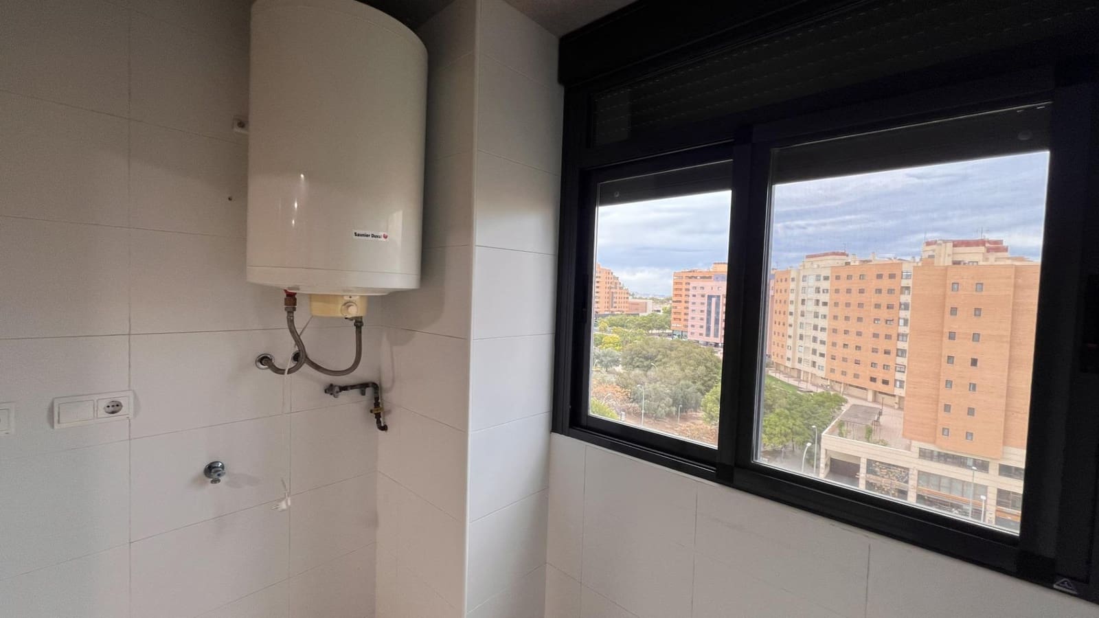 3 quarto Apartamento para arrendar em Alicante cidade com piscina - 1 200 € (Ref: 9440055)
