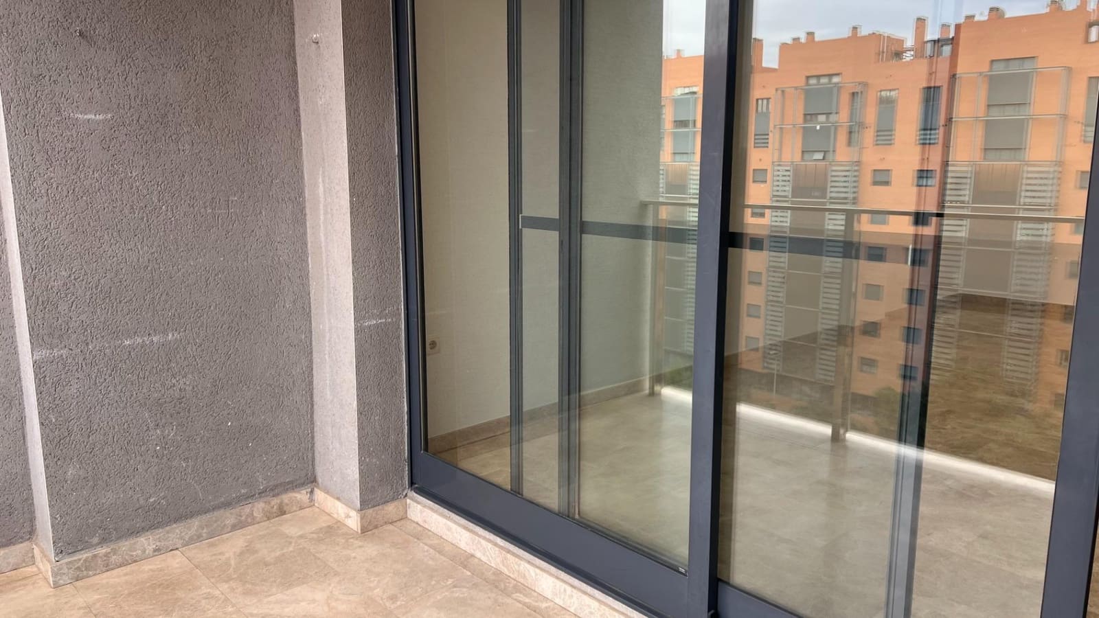 3 quarto Apartamento para arrendar em Alicante cidade com piscina - 1 200 € (Ref: 9440055)