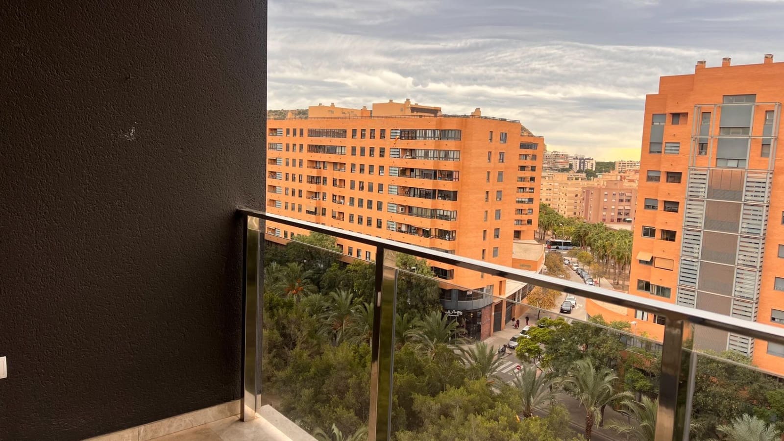 3 quarto Apartamento para arrendar em Alicante cidade com piscina - 1 200 € (Ref: 9440055)