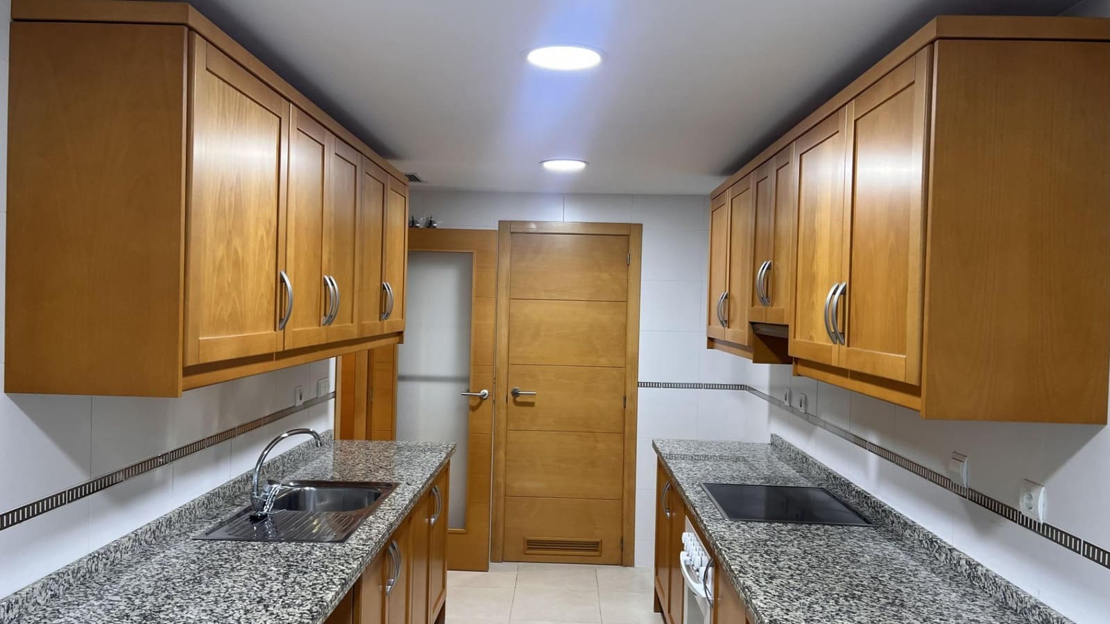 3 quarto Apartamento para arrendar em Alicante cidade com piscina - 1 200 € (Ref: 9440055)