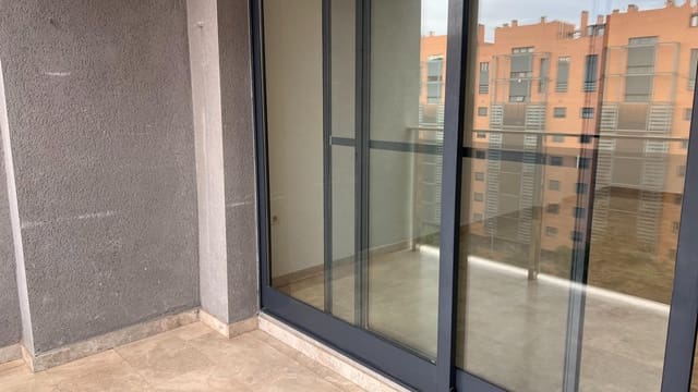 3 quarto Apartamento para arrendar em Alicante cidade com piscina - 1 200 € (Ref: 9440055)