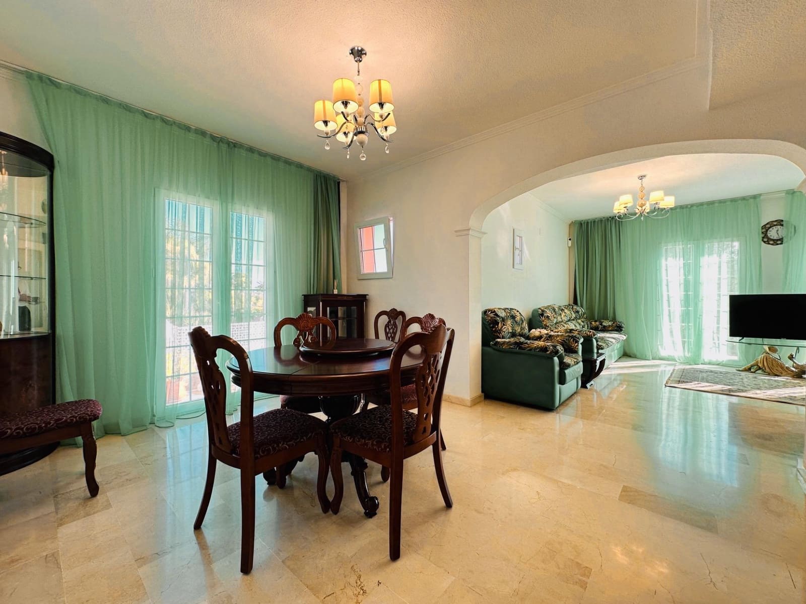 4 bedroom Villa for sale in Finestrat with pool - € 1,150,000 (Ref: 9441888)