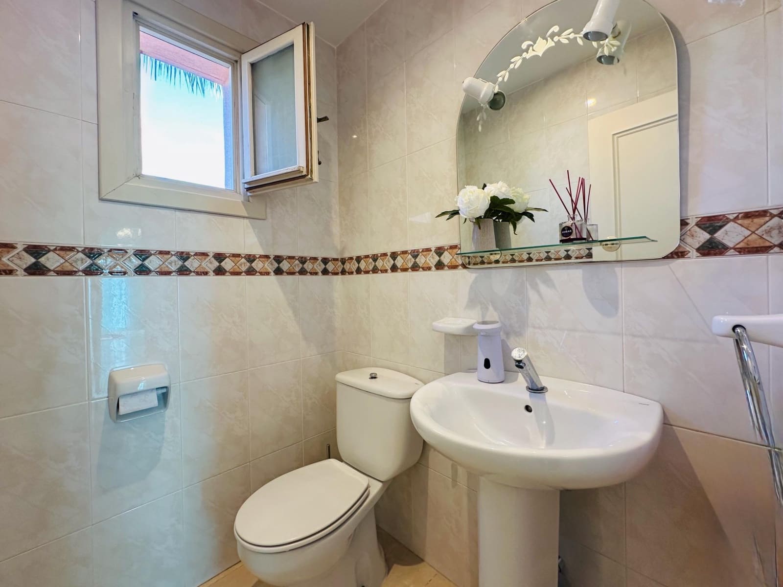 4 bedroom Villa for sale in Finestrat with pool - € 1,150,000 (Ref: 9441888)