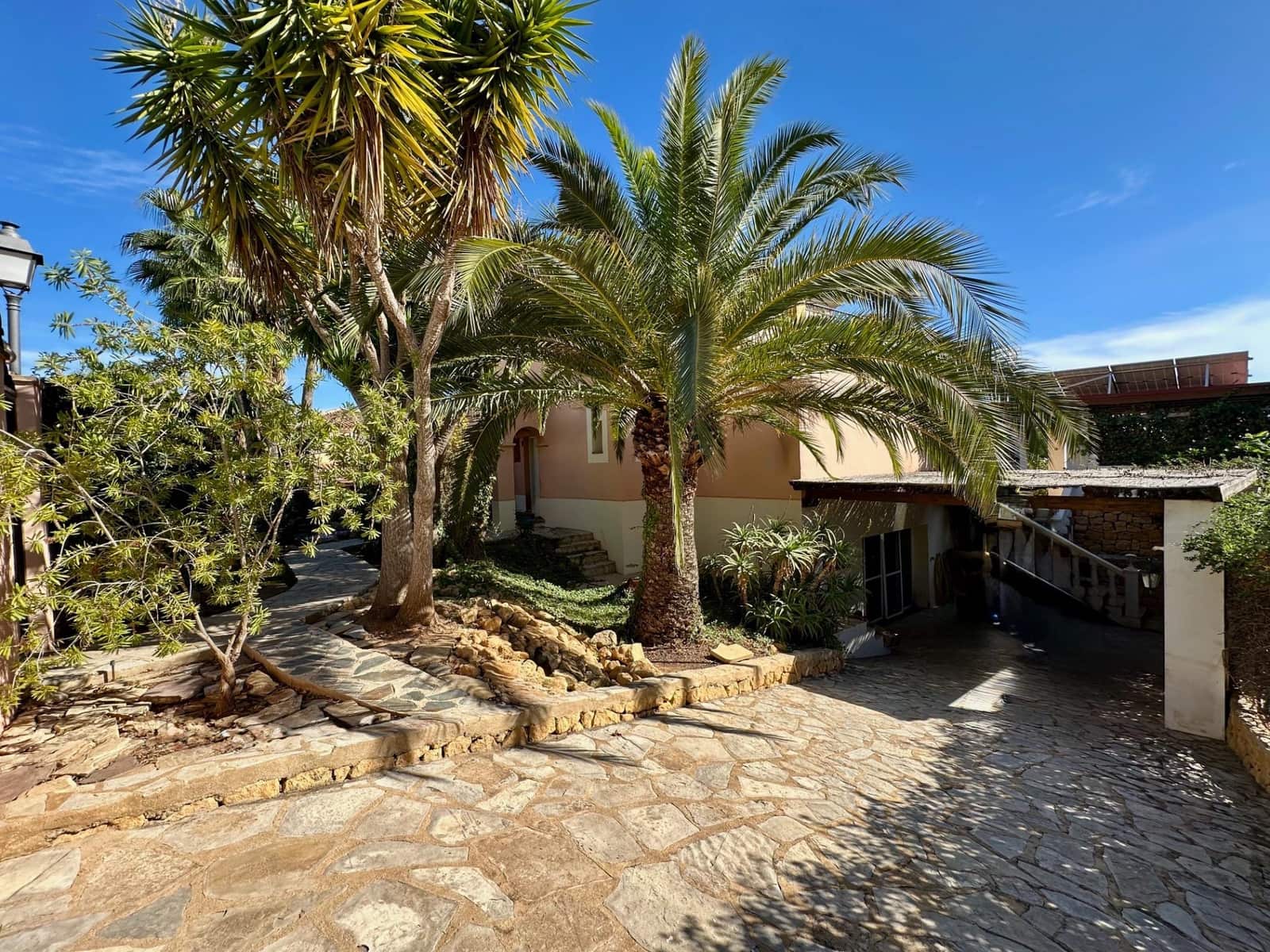 4 bedroom Villa for sale in Finestrat with pool - € 1,150,000 (Ref: 9441888)