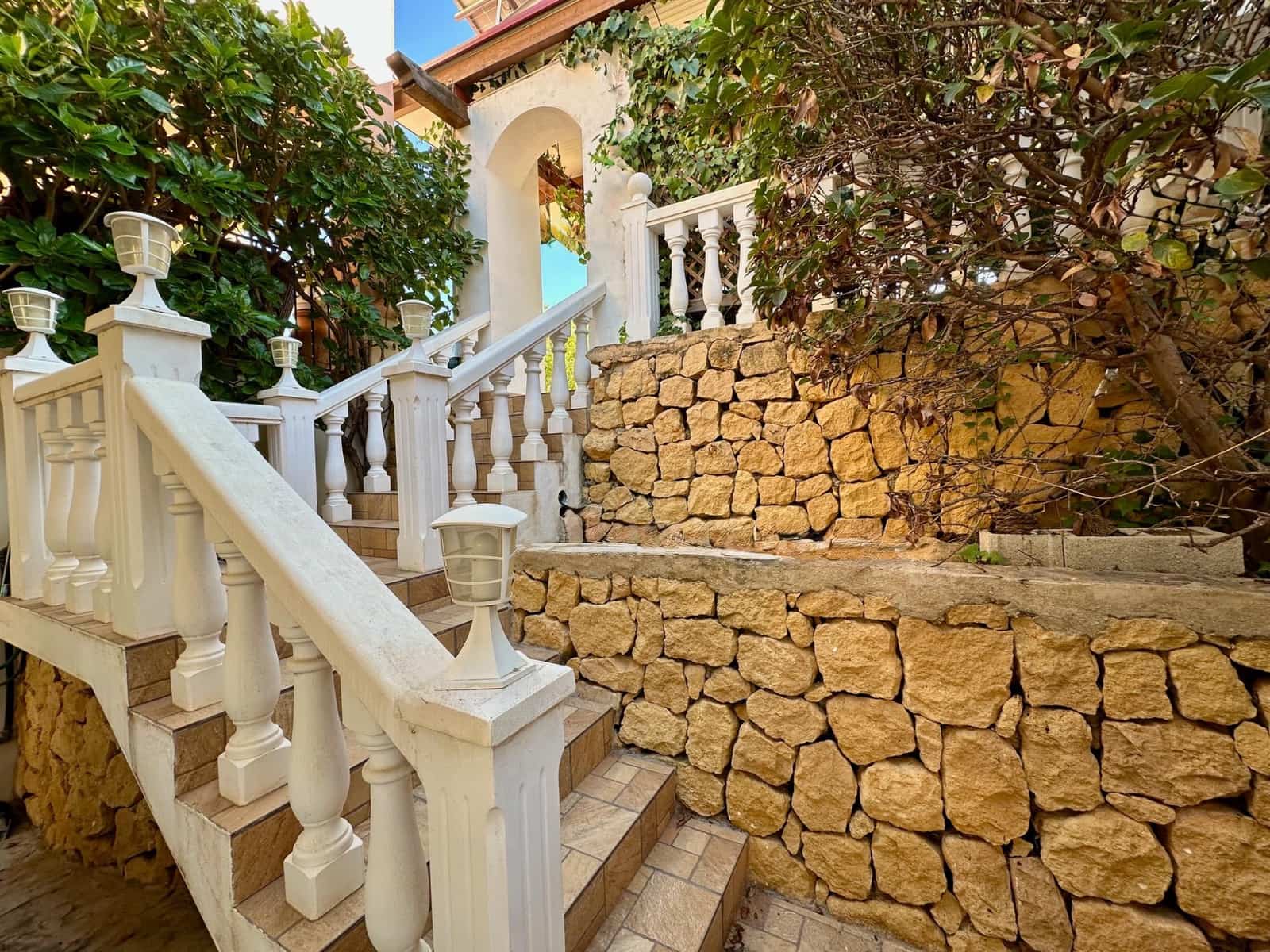 4 bedroom Villa for sale in Finestrat with pool - € 1,150,000 (Ref: 9441888)