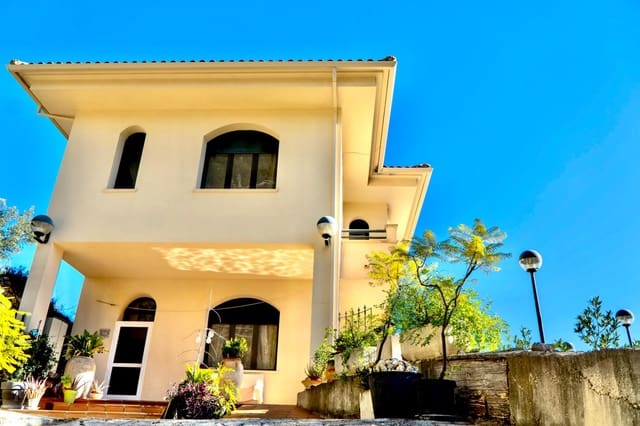 3 sovrum Villa till salu i Cocentaina med pool garage - 750 000 € (Ref: 9446287)