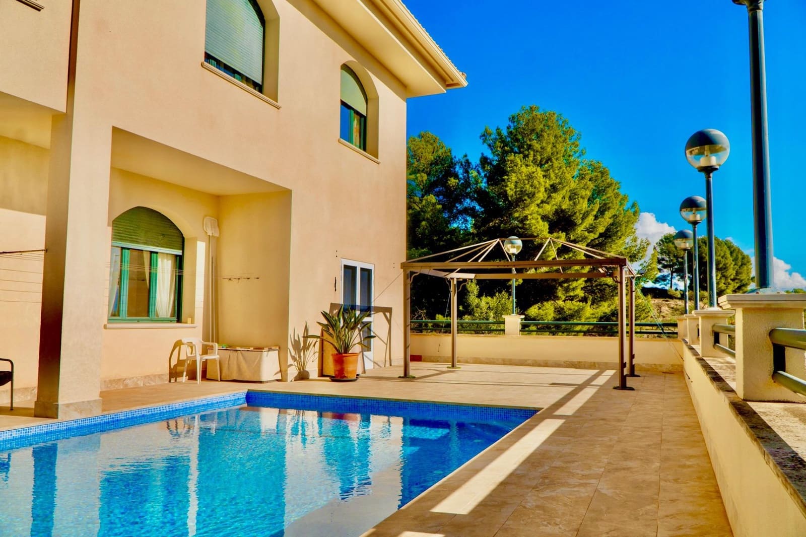 Chalet de 3 habitaciones en Cocentaina en venta con piscina garaje - 750.000 € (Ref: 9446287)