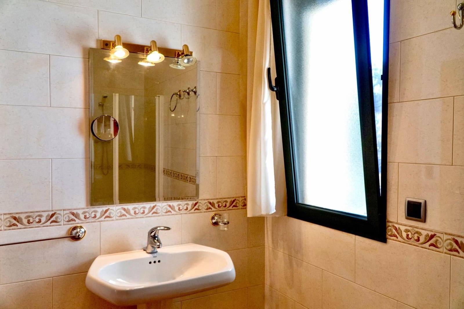 Chalet de 3 habitaciones en Cocentaina en venta con piscina garaje - 750.000 € (Ref: 9446287)