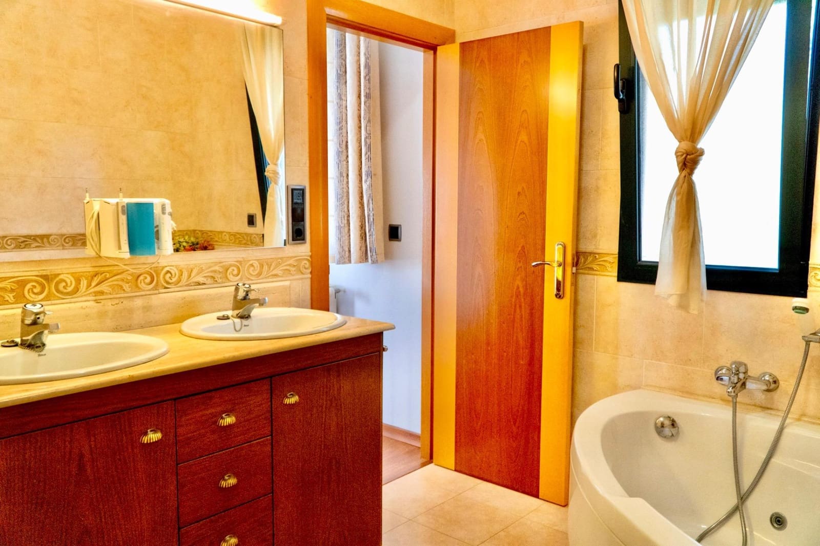 Chalet de 3 habitaciones en Cocentaina en venta con piscina garaje - 750.000 € (Ref: 9446287)