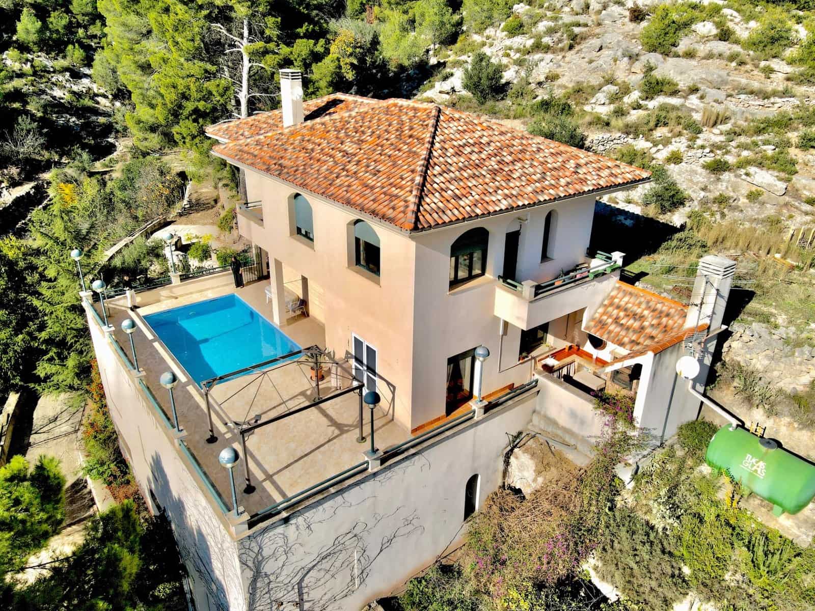 Chalet de 3 habitaciones en Cocentaina en venta con piscina garaje - 750.000 € (Ref: 9446287)