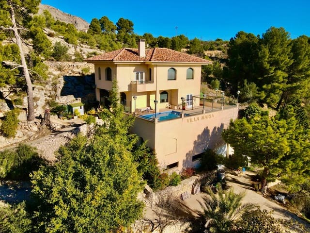 3 sovrum Villa till salu i Cocentaina med pool garage - 750 000 € (Ref: 9446287)