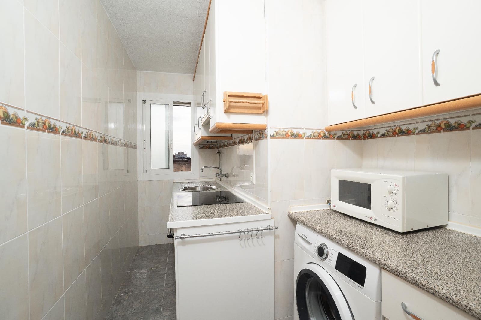 3 soveværelse Lejlighed til salg i Alicante by - € 125.000 (Ref: 9452076)