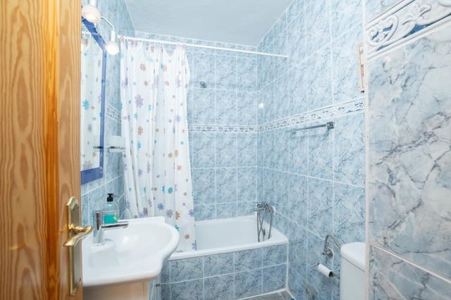 3 soveværelse Lejlighed til salg i Alicante by - € 125.000 (Ref: 9452076)