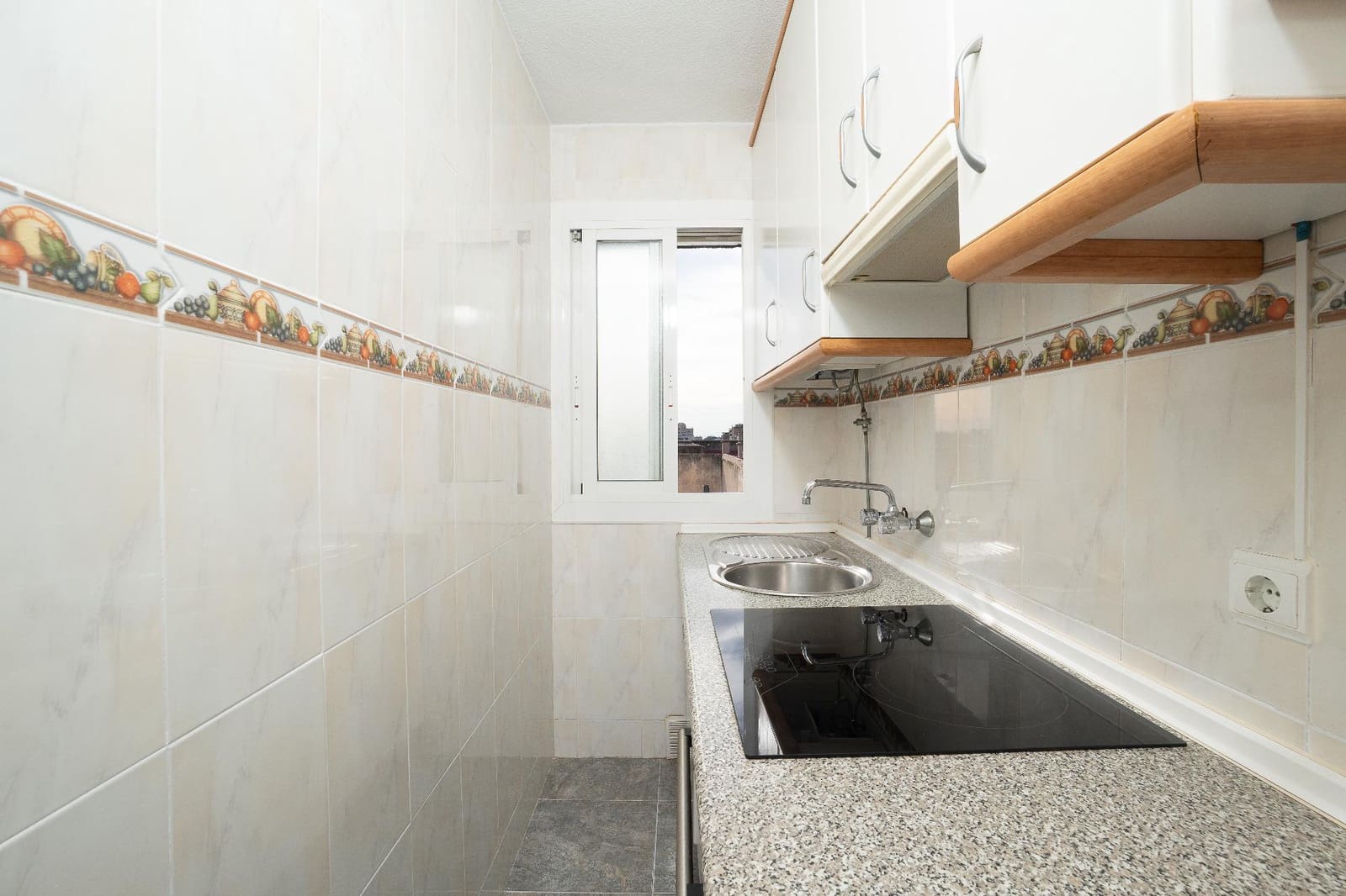 3 soveværelse Lejlighed til salg i Alicante by - € 125.000 (Ref: 9452076)