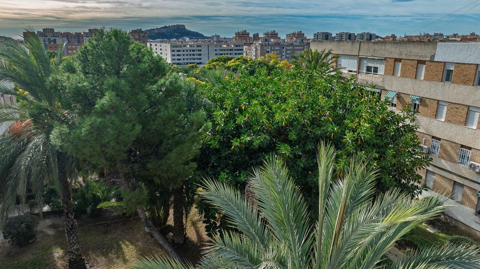 3 soveværelse Lejlighed til salg i Alicante by - € 125.000 (Ref: 9452076)