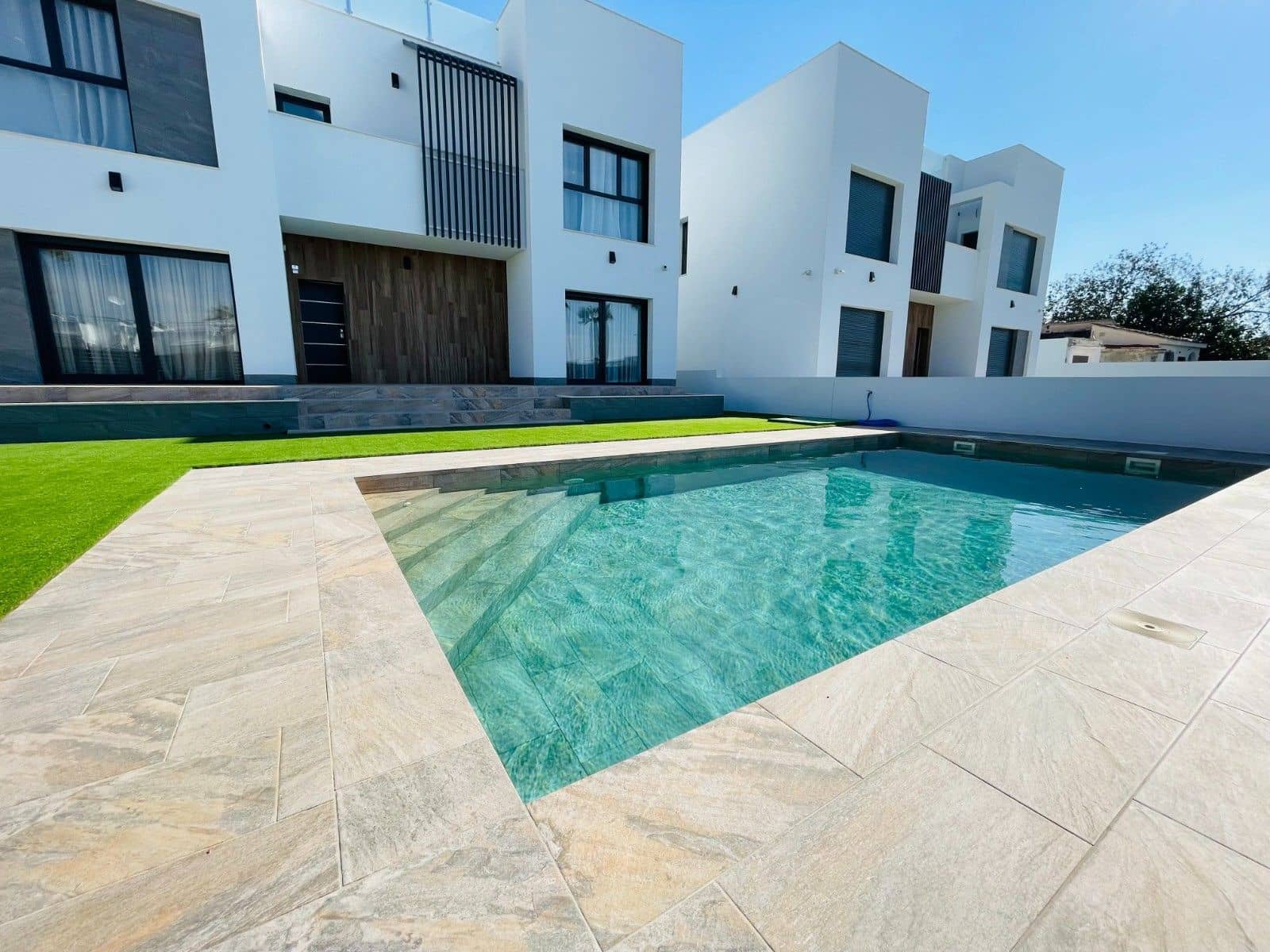 5 sypialnia Willa na sprzedaż w Torrevieja - 1 200 000 € (Ref: 9452775)