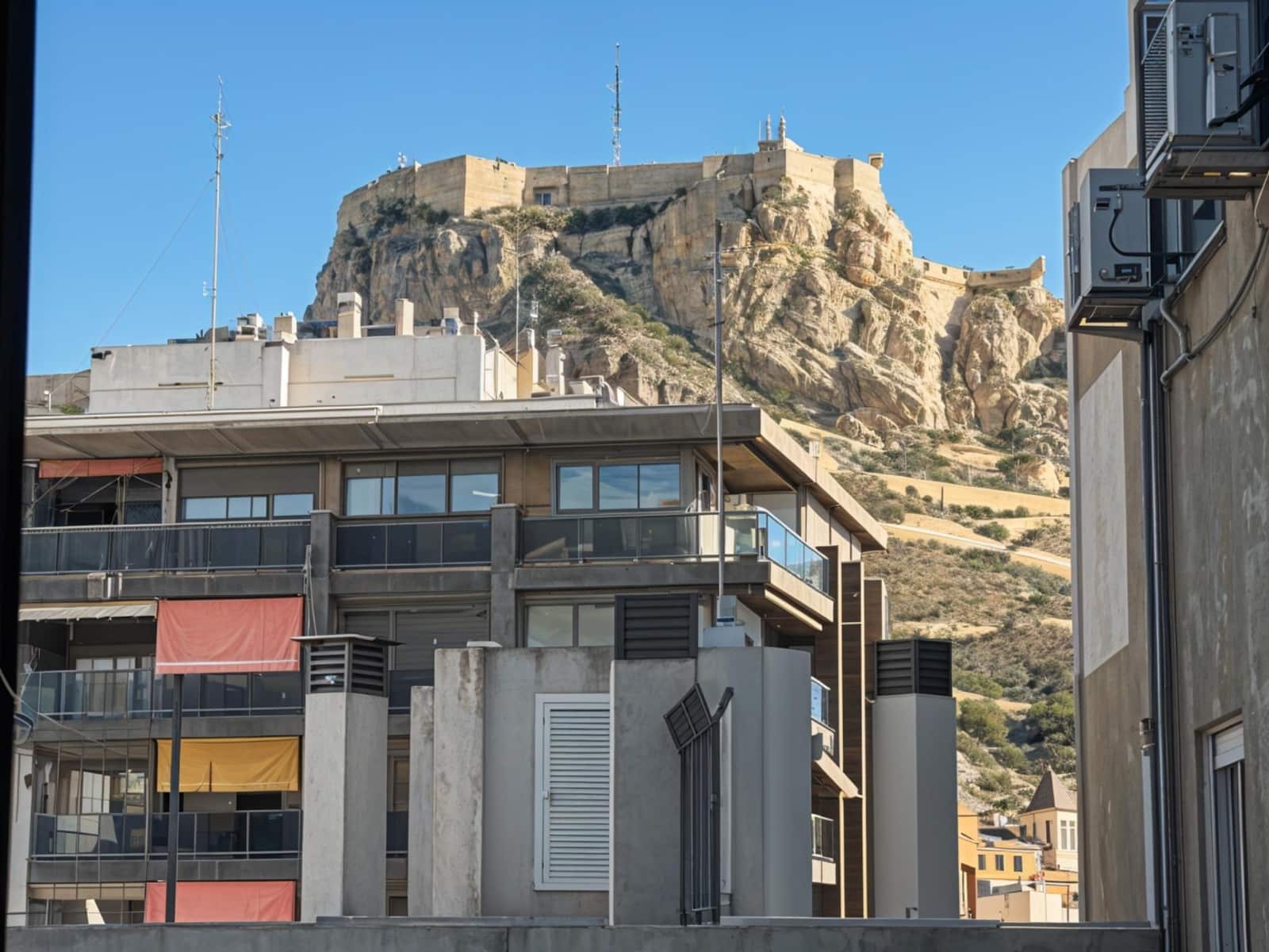 4 camera da letto Appartamento da affittare in Alicante citta - 1.400 € (Rif: 9465593)