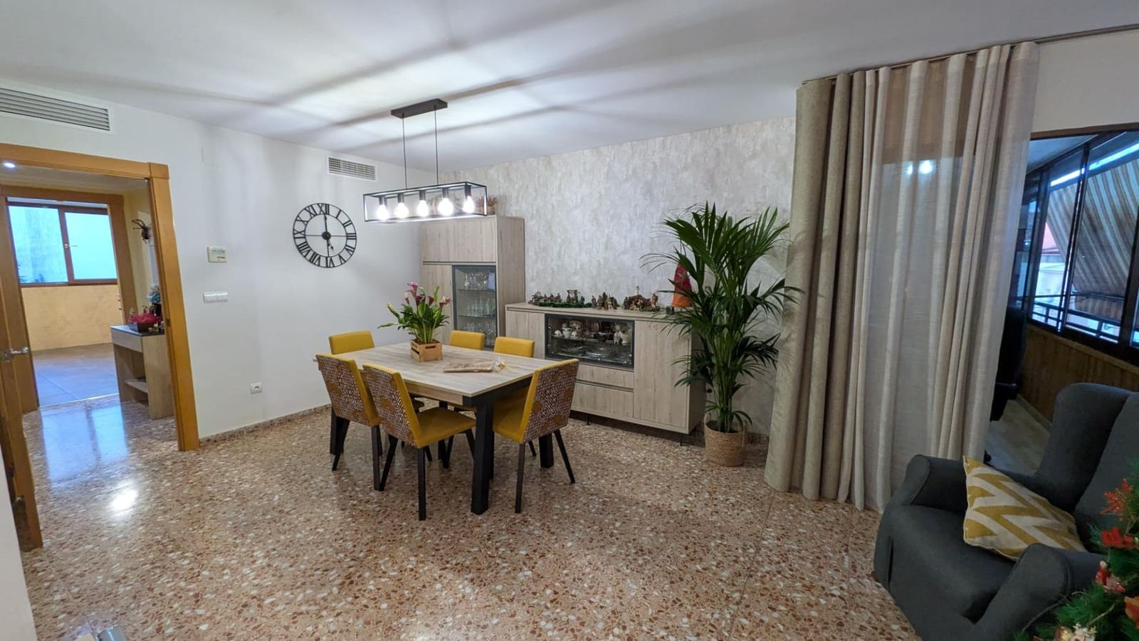 3 soveværelse Lejlighed til salg i Alicante by - € 189.000 (Ref: 9465594)