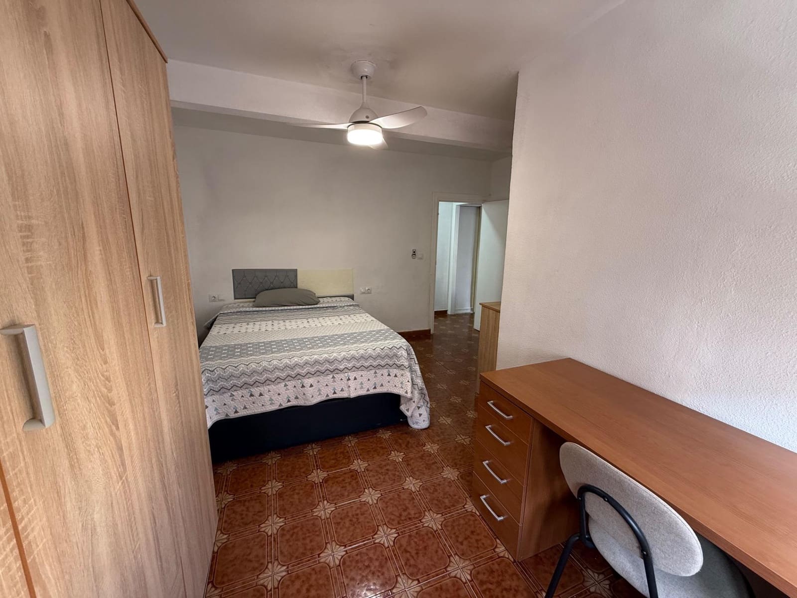 3 soverom Leilighet til leie i Alicante by - € 950 (Ref: 9470361)