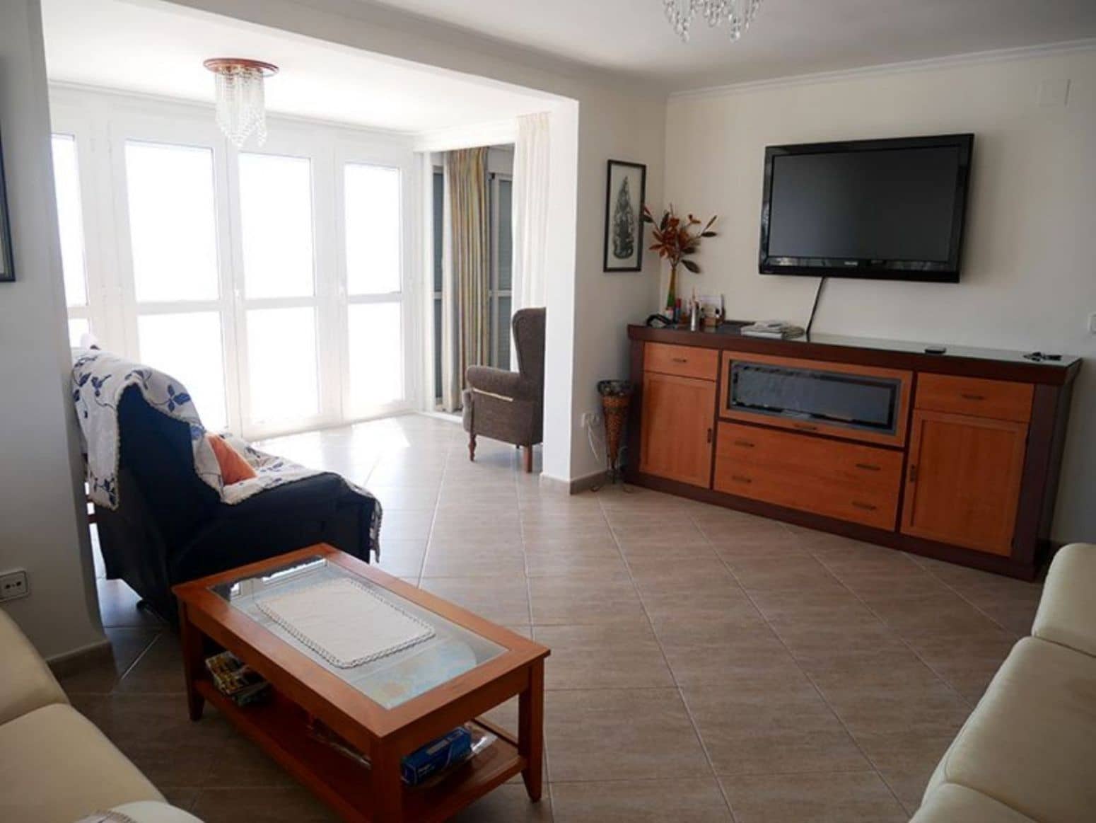 Piso de 2 habitaciones en Benidorm en alquiler - 1.990 € (Ref: 9470982)