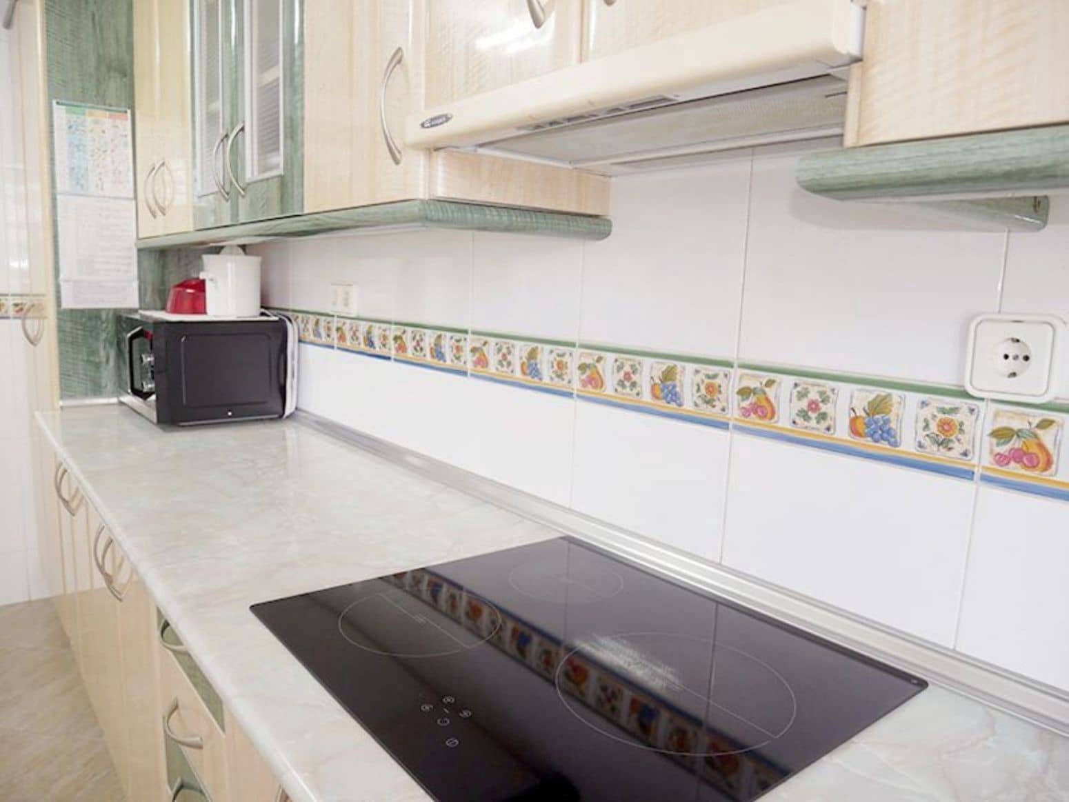 Piso de 2 habitaciones en Benidorm en alquiler - 1.990 € (Ref: 9470982)