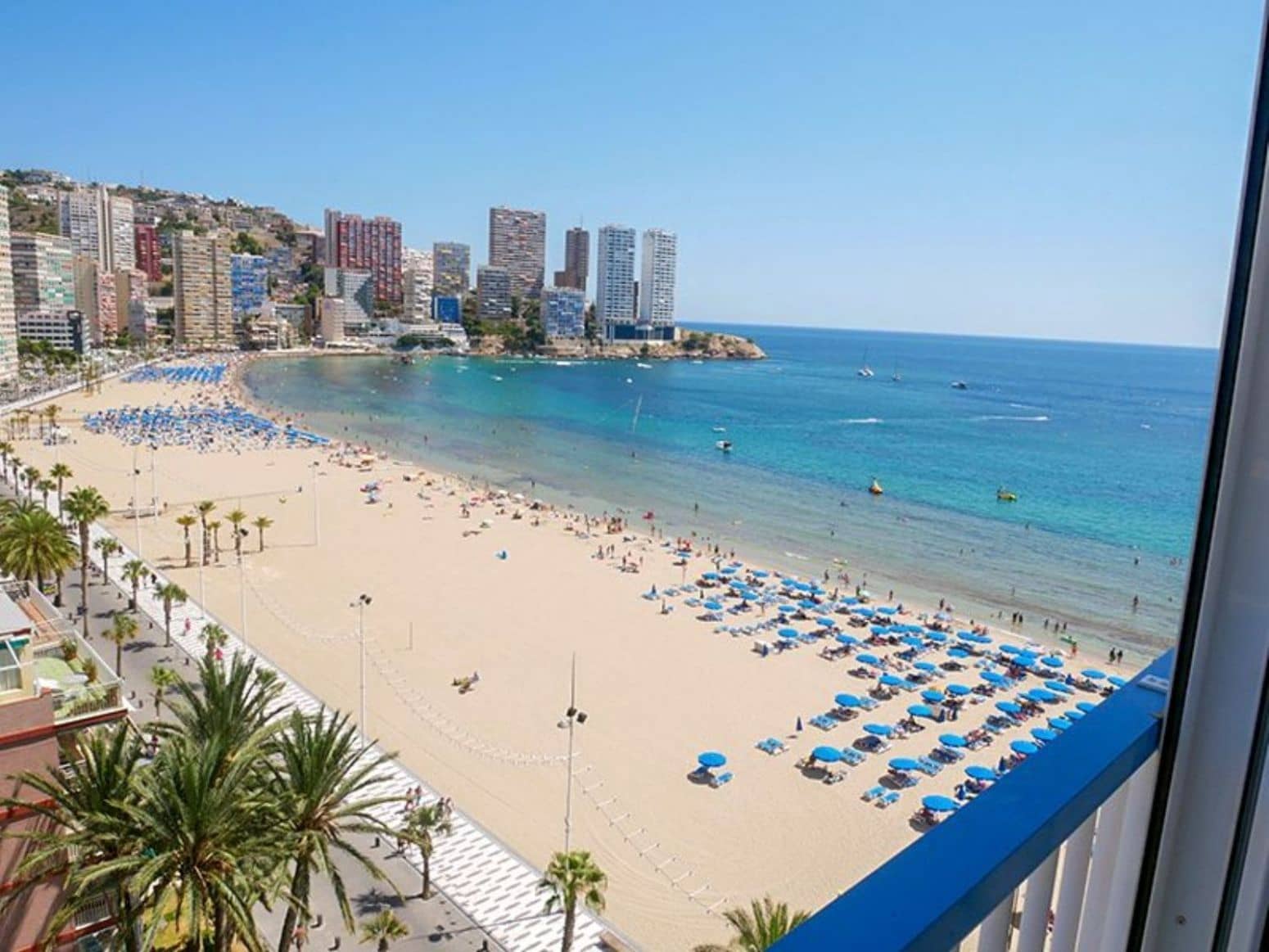 Piso de 2 habitaciones en Benidorm en alquiler - 1.990 € (Ref: 9470982)