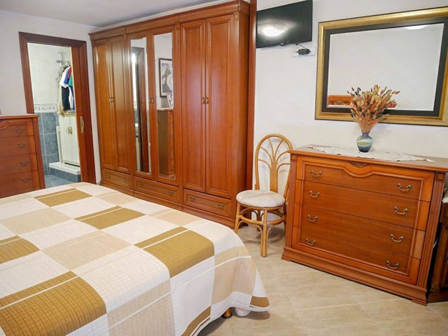 Piso de 2 habitaciones en Benidorm en alquiler - 1.990 € (Ref: 9470982)