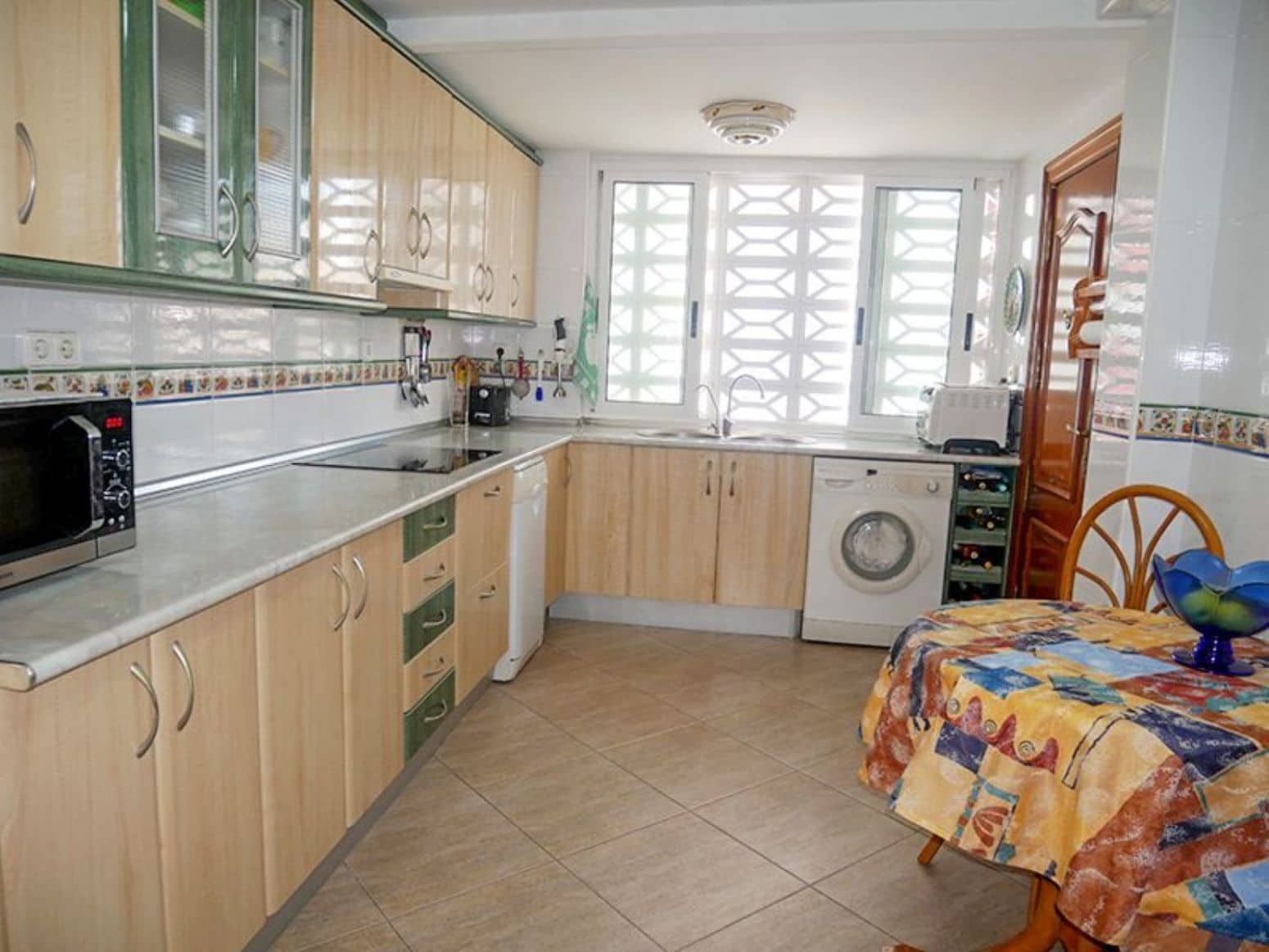 Piso de 2 habitaciones en Benidorm en alquiler - 1.990 € (Ref: 9470982)