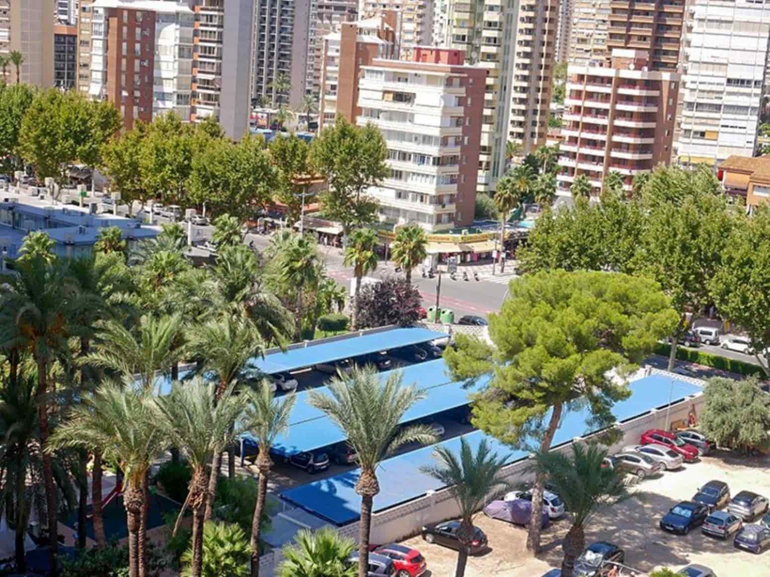 Piso de 2 habitaciones en Benidorm en alquiler - 1.990 € (Ref: 9470982)