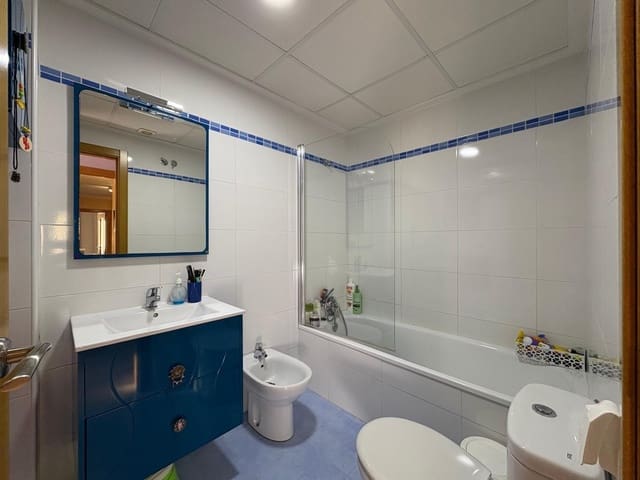 3 makuuhuone Asunto myytävänä paikassa Monóvar / Monóver mukana 
autotalli - 120 000 € (Ref: 9476094)