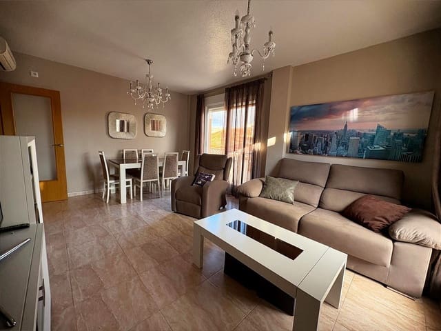 3 makuuhuone Asunto myytävänä paikassa Monóvar / Monóver mukana 
autotalli - 120 000 € (Ref: 9476094)