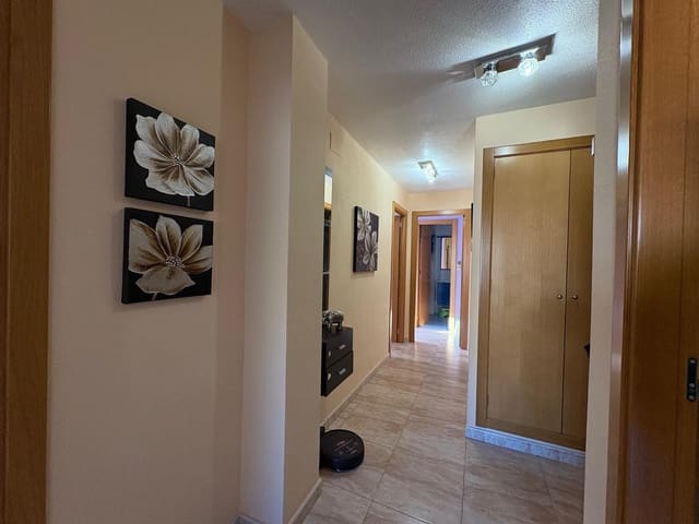 3 makuuhuone Asunto myytävänä paikassa Monóvar / Monóver mukana 
autotalli - 120 000 € (Ref: 9476094)