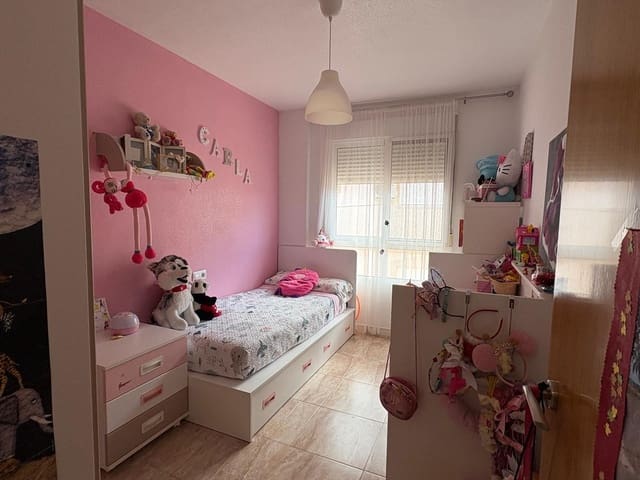 3 makuuhuone Asunto myytävänä paikassa Monóvar / Monóver mukana 
autotalli - 120 000 € (Ref: 9476094)