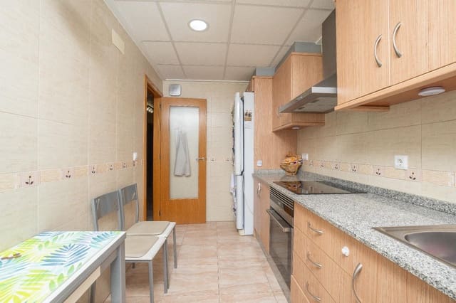 3 bedroom Flat for sale in Monóvar / Monóver with garage - € 120,000 (Ref: 9476094)
