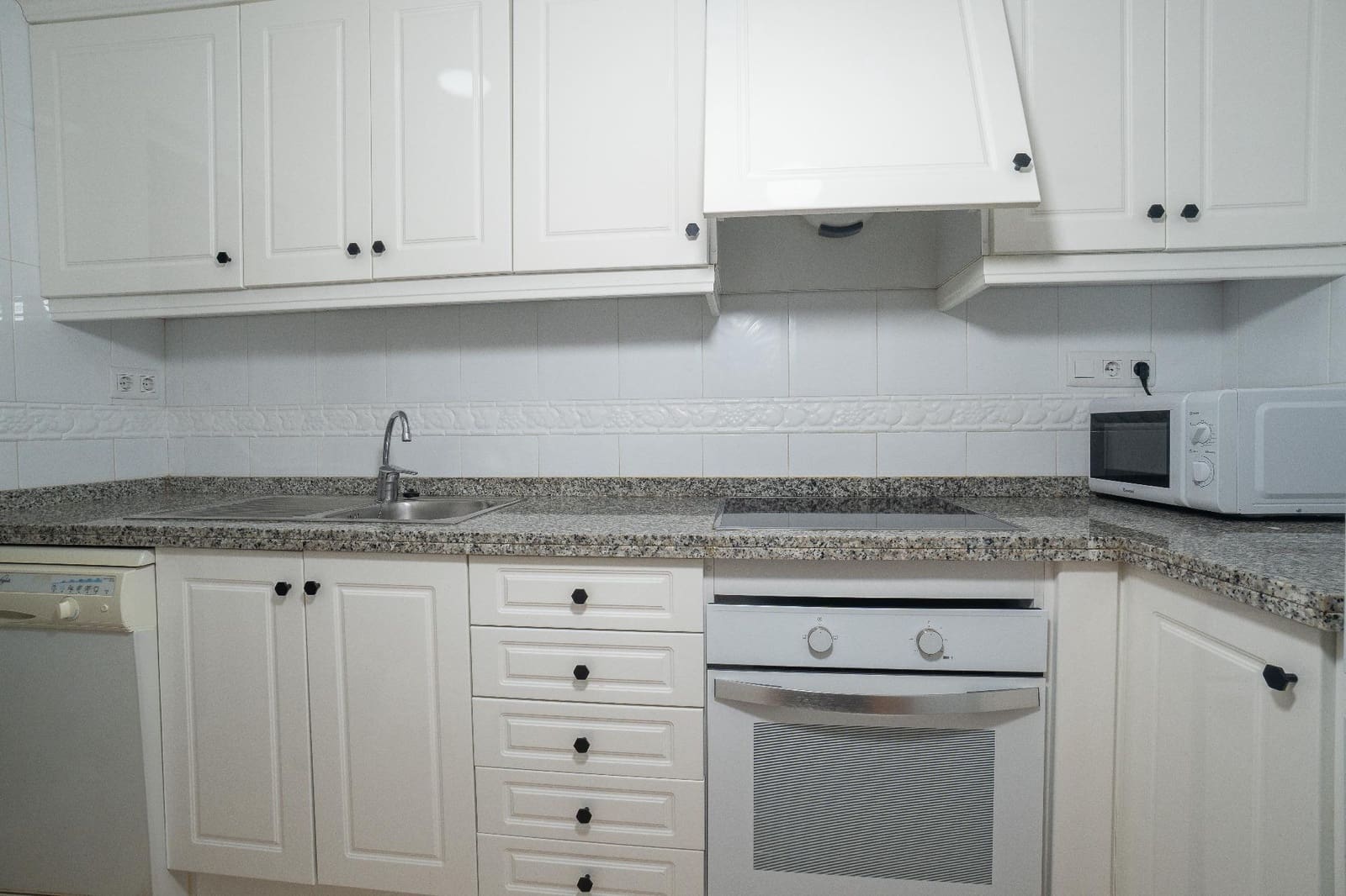 2 soveværelse Lejlighed til salg i Playa de San Juan med swimmingpool - € 289.000 (Ref: 9482013)