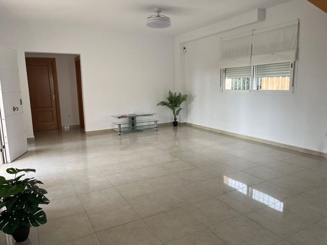 3 bedroom Villa for rent in Busot with pool garage - € 1,600 (Ref: 9491289)