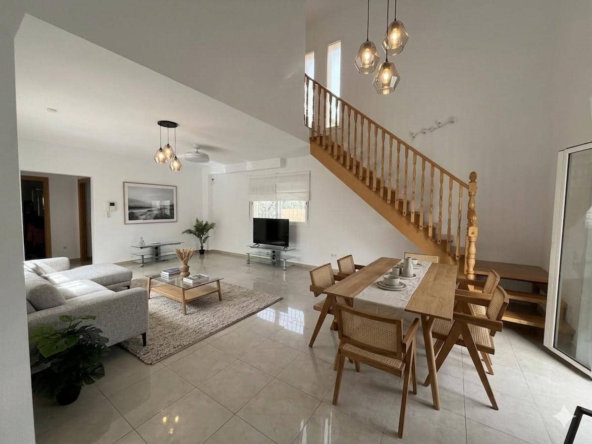 3 bedroom Villa for rent in Busot with pool garage - € 1,600 (Ref: 9491289)