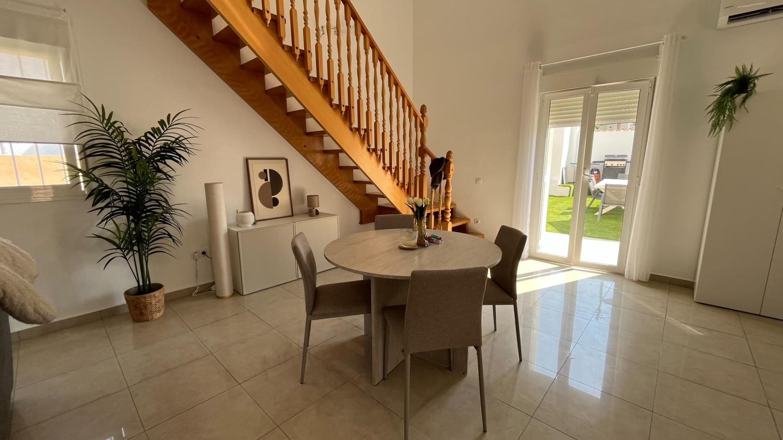 3 bedroom Villa for rent in Busot with pool garage - € 1,900 (Ref: 9491289)