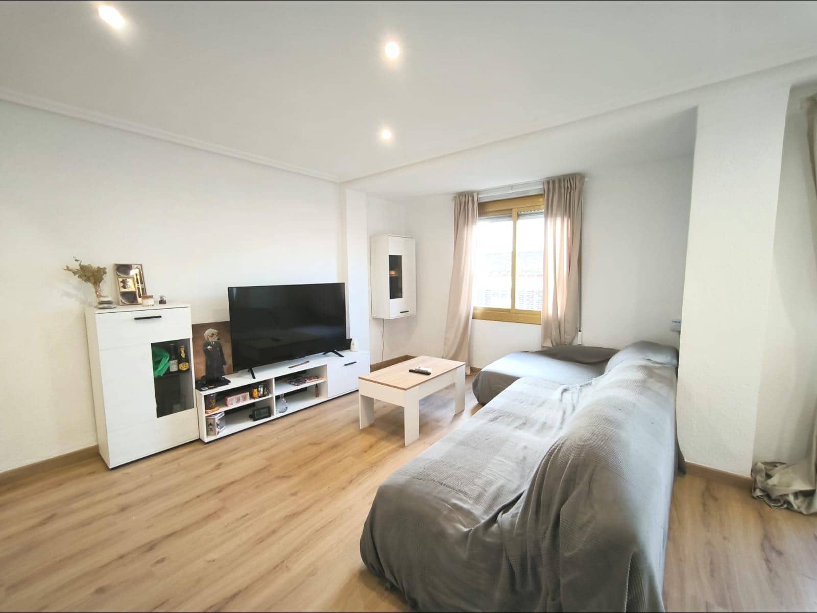 3 bedroom Flat for sale in Elche / Elx - € 109,000 (Ref: 9502227)