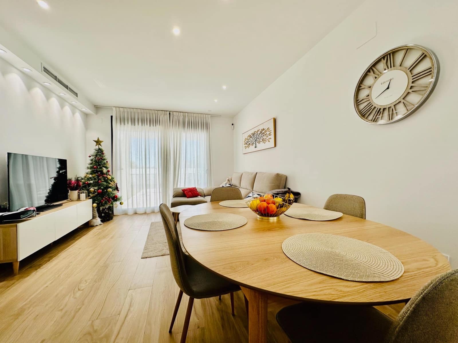 2 bedroom Apartment for rent in Finestrat with pool - € 1,850 (Ref: 9502228)