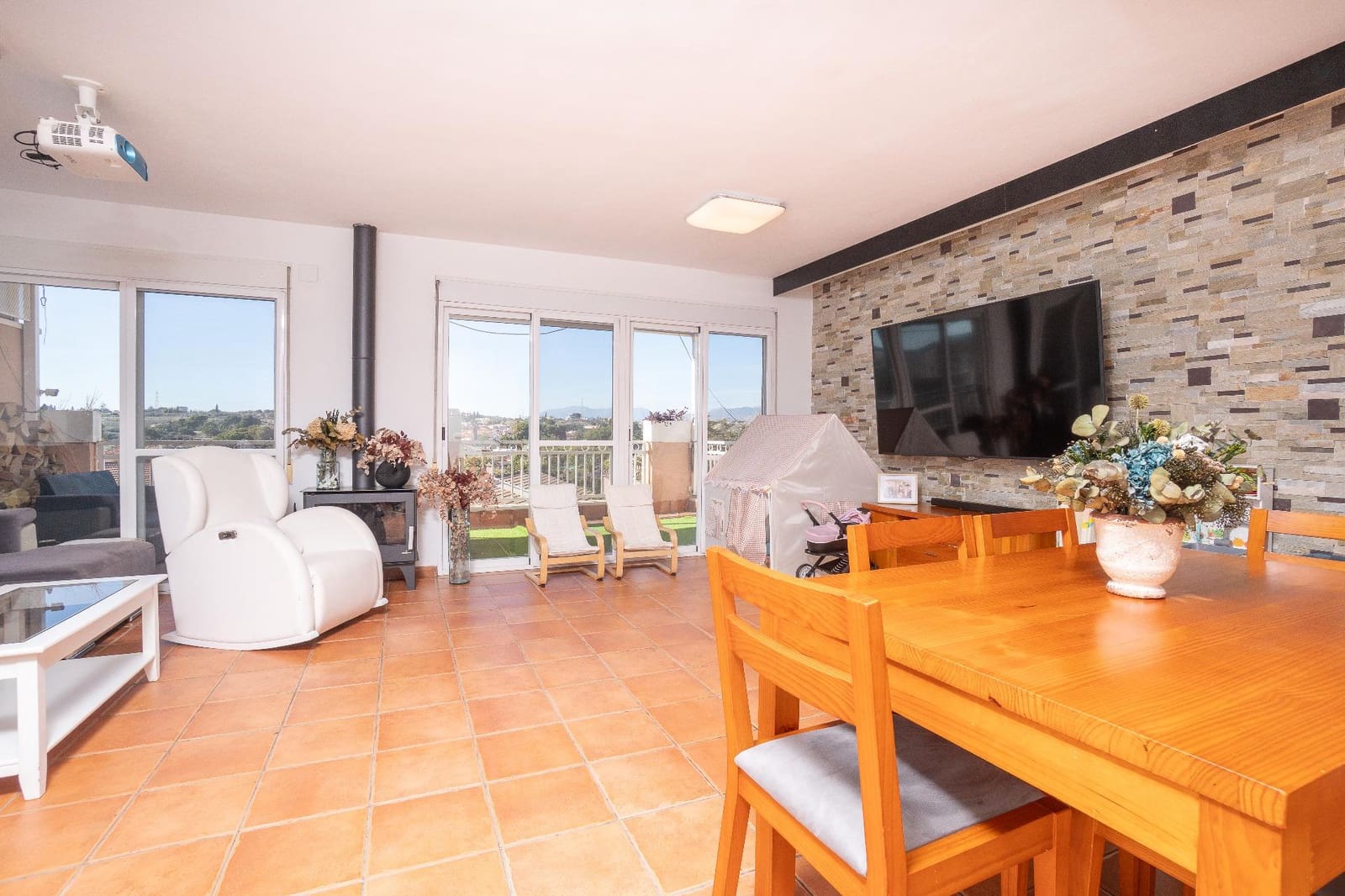 5 bedroom Penthouse for sale in Muchamiel / Mutxamel - € 330,000 (Ref: 9524255)