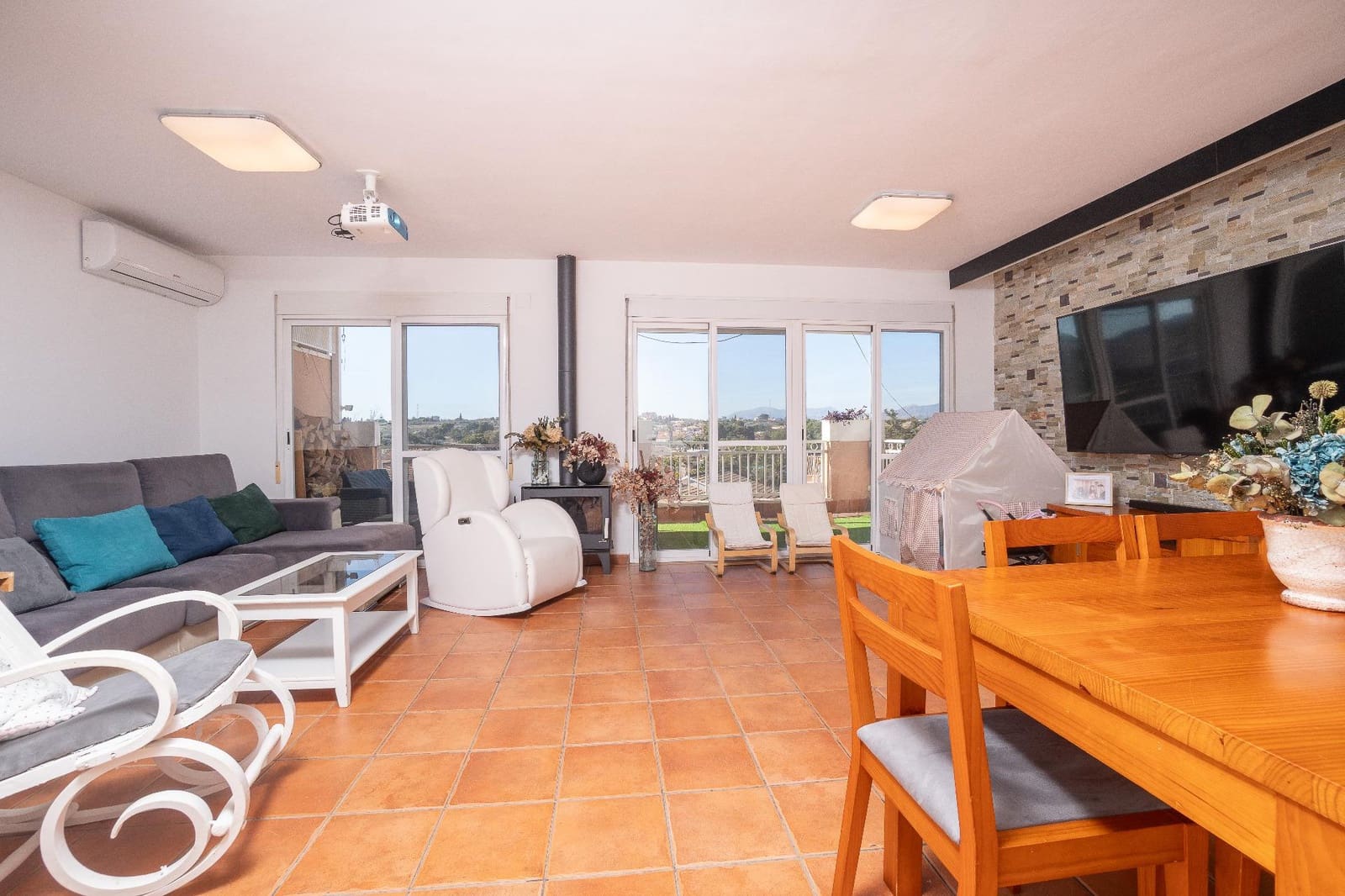 5 bedroom Penthouse for sale in Muchamiel / Mutxamel - € 330,000 (Ref: 9524255)