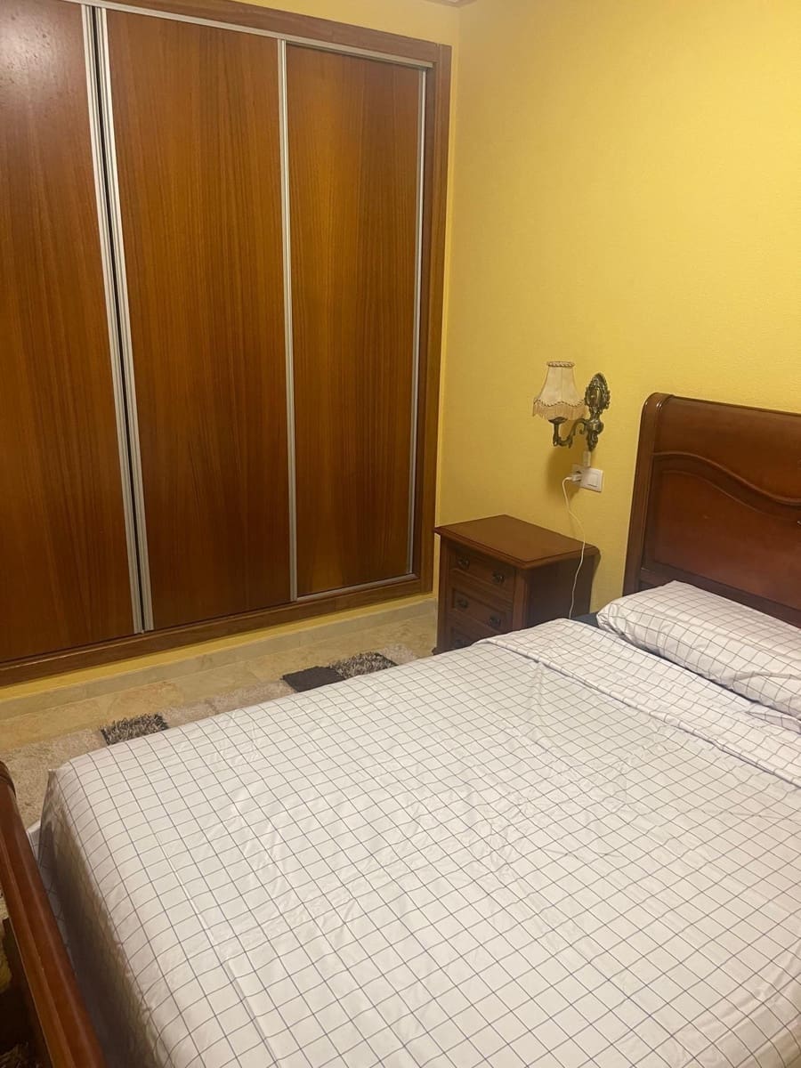 2 Zimmer Wohnung zu vermieten in Torrevieja mit Pool - 800 € (Ref: 9527629)