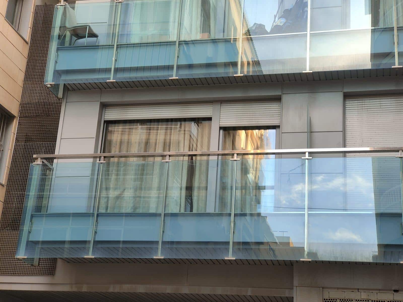 2 Zimmer Wohnung zu vermieten in Torrevieja mit Pool - 800 € (Ref: 9527629)